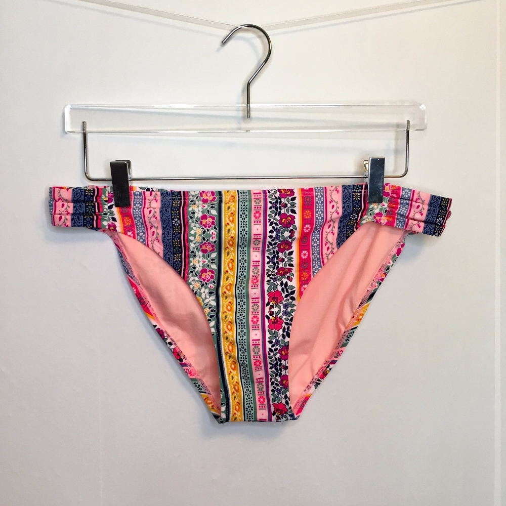 xhilaration | NWOT Prairie Stripe Bikini Bottom B1